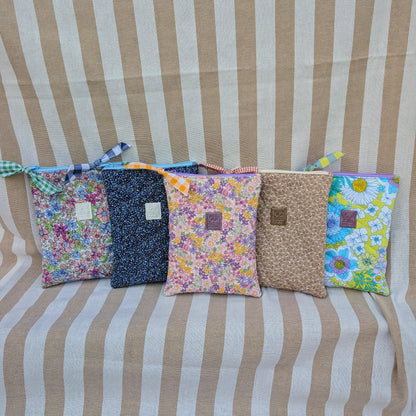 Juliet's Garden Zippered e-Reader/Book Sleeve