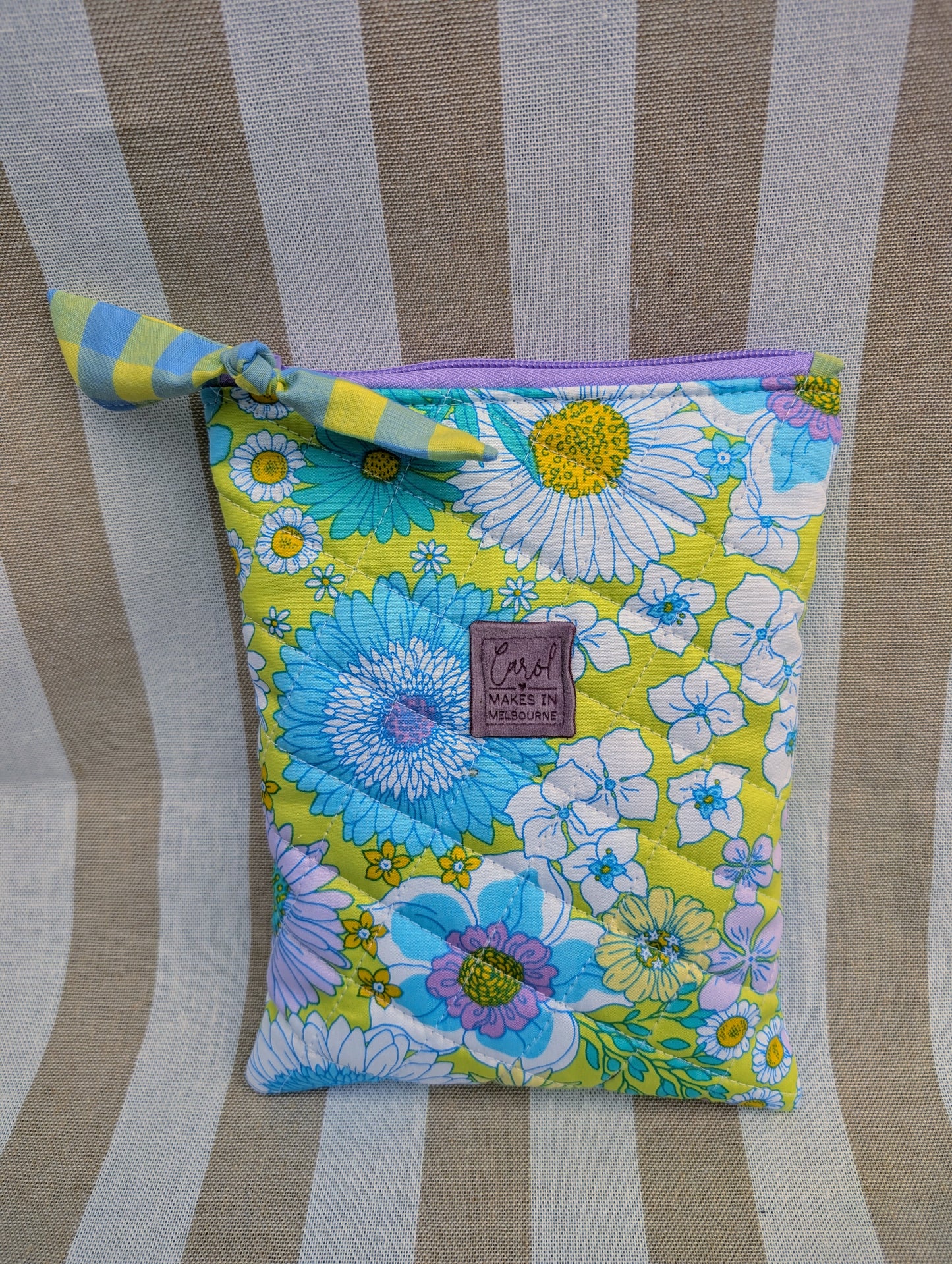 Juliet's Garden Zippered e-Reader/Book Sleeve