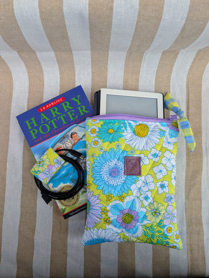 Juliet's Garden Zippered e-Reader/Book Sleeve