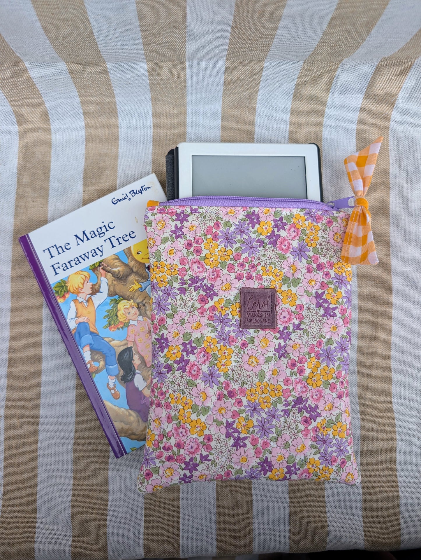 Sunset Stroll Zippered e-Reader/Book Sleeve